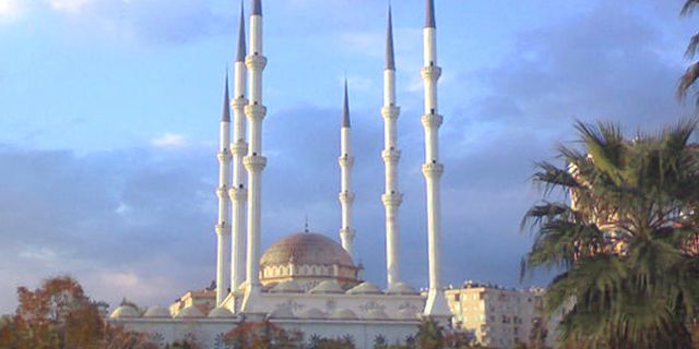 MERSİN'DE KAÇ TANE CAMİ VAR?