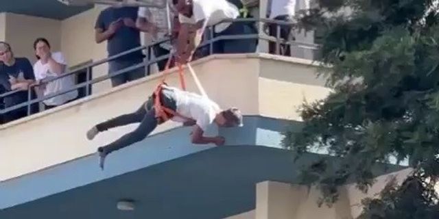 Adana’da vinçten düşen 2 işçi, emniyet kemeri sayesinde hayatta kaldı