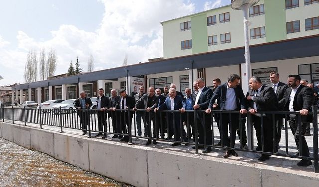 Başkan Büyükkılıç, Pınarbaşı’da KAYMEK kursiyerleri ve  esnaf ile buluştu