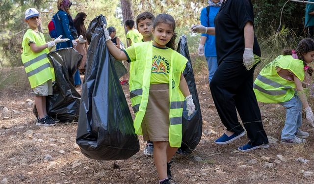 Mersin'de Dünya Temizlik Günü’nde Emirler Ormanı’nda Farkındalık Yarattı