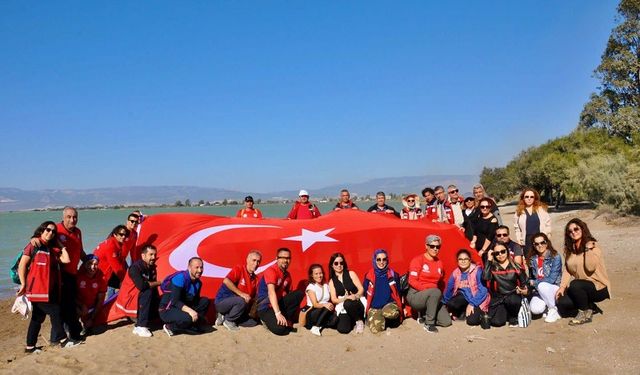 Cumhuriyet’in 101. Yılında Mersin’de Doğa Yürüyüşü Renkli Anlara Sahne Oldu