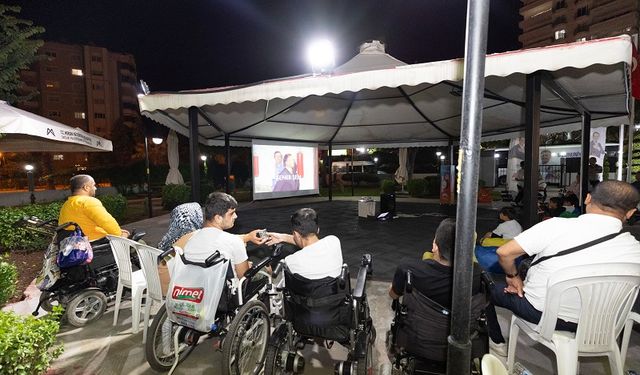 Engelsiz Yaşam Parkı’nda Nostalji Dolu Sinema Keyfi