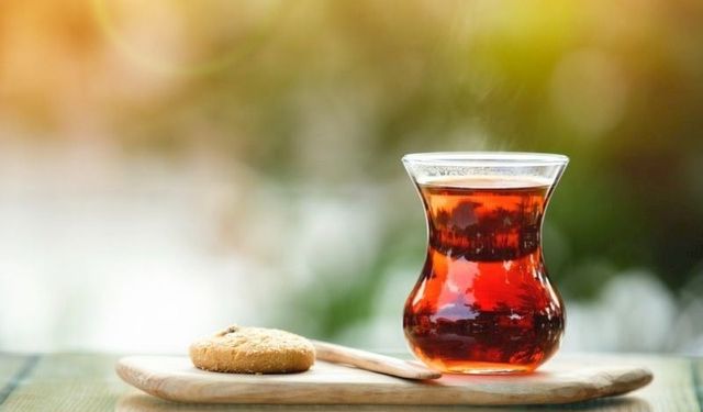 Her Gün İçiyoruz Ama Ne İşe Yaradığını Bilmiyoruz! Siyah Çay Sandığınızdan Fazlasıymış