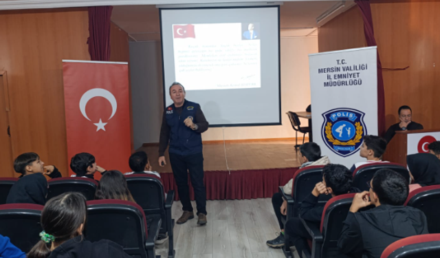 Mersin Polisi Geleceğin Güvencesi Çocuklar İçin Eğitim Veriyor