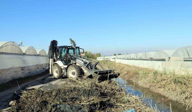 Mersin’de Sulama Kanalları Temizleniyor!