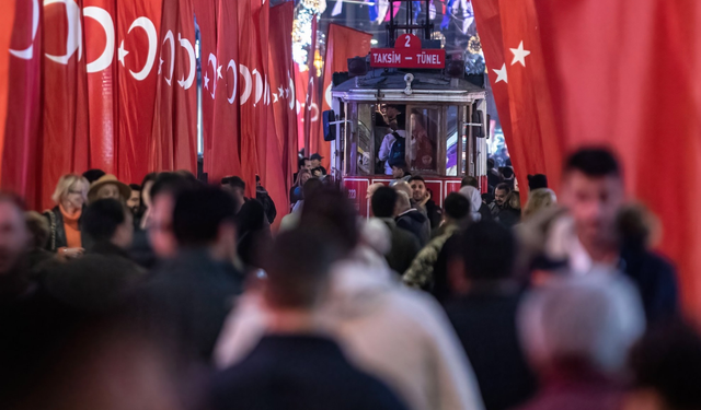 Türkiye'nin Nüfusu Yükseldi: Yeni Nüfus Verileri Açıklandı!