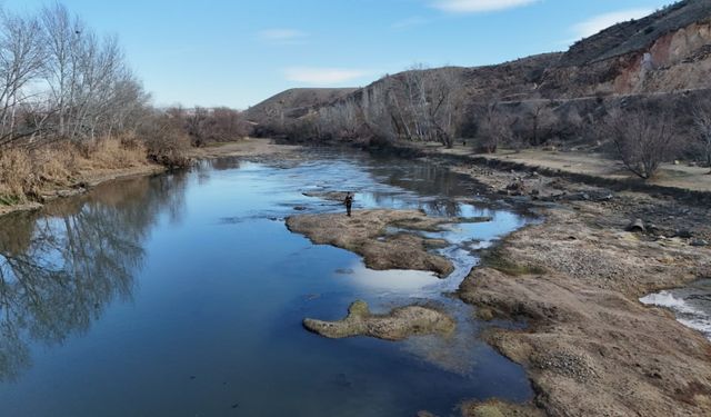 Kızılırmak'ta Kuraklık Alarmı: Nehir Yatağı Kuruyor!