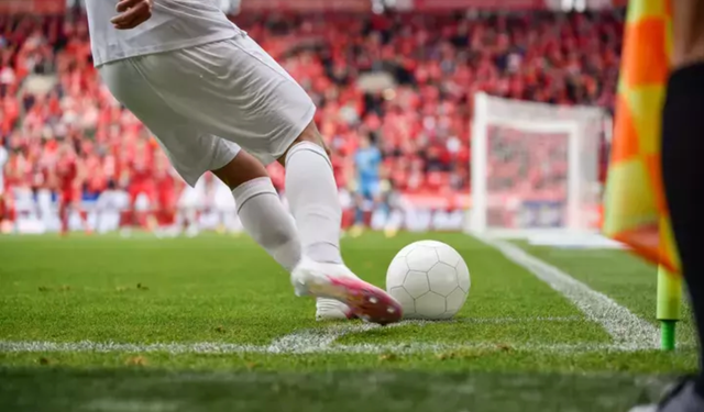 Bugün Futbol Şöleni Var! 13 Nisan Pazar Süper Lig’den Derbi, Avrupa'dan Dev Kapışmalar!