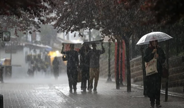 Havalar Isınıyor, Nisan Yağmurları Yolda! Hafta Sonu Türkiye'yi Nasıl Bir Hava Bekliyor?