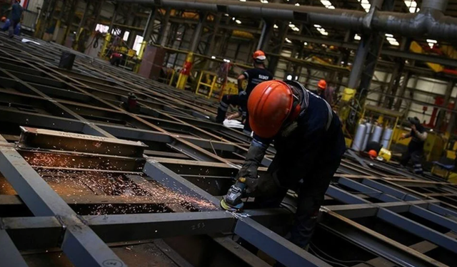 Kamu İşçilerine 2025 Toplu Sözleşme Zammı: İlk Teklif Bekleniyor