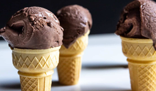 Yazın Vazgeçilmezi Dondurma: Sadece Serinletmiyor, Kültür de Taşıyor