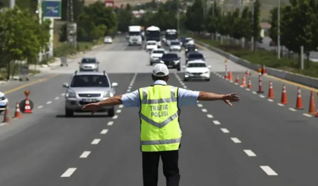🚨 2025’te Direksiyon Başında Hata Pahalıya Patlayacak! Yeni Trafik Cezaları Dudak Uçuklatıyor