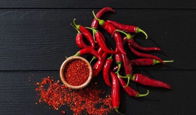 Acı biber sadece dil değil vücudu da yaktı! Metabolizma, ağrı, kalp, sindirim ve bağışıklık üzerinde yarattığı değişim!