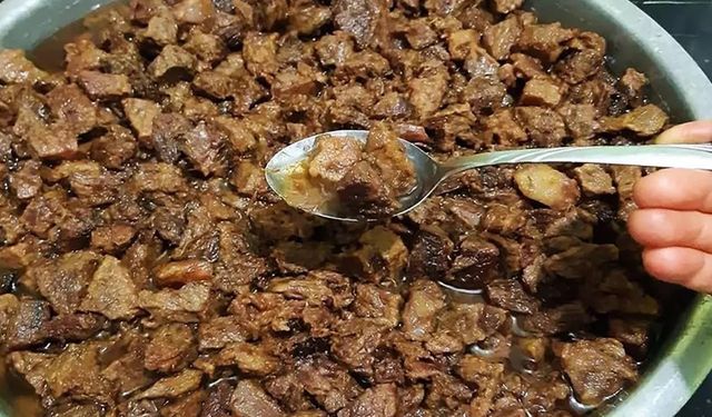 Kurban Etini Lokum Gibi Yapan Ustanın Kavurma Sırları Bayram Sofrasını Kurtarıyor