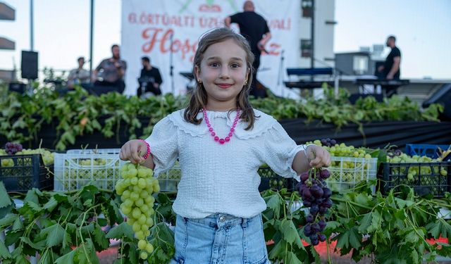 🍇 Mezitli’de Üzüm Coşkusu: 6. Örtüaltı Üzüm Festivali Renkli Görüntülerle Kutlandı