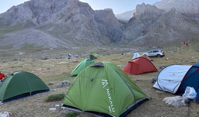 Bolkar Dağları'nda Zirve Heyecanı! Ulusal Dağcılık Festivali’nde 50 Sporcu Medetsiz’e Tırmandı