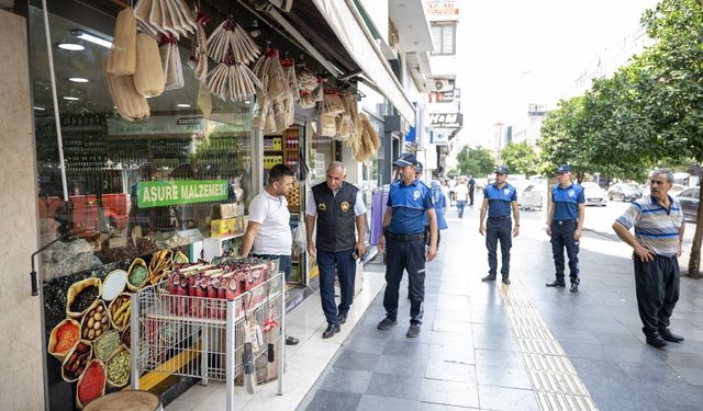 Mersin'de Zabıta Kaldırım İşgaline Göz Açtırmıyor