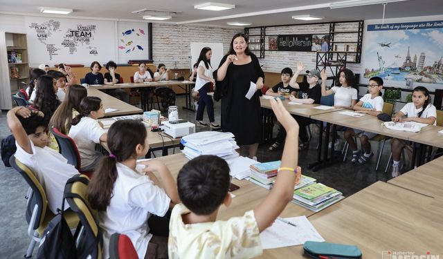 Mersinliler İngilizceyi ‘Hello Mersin’ ile Eğlenerek Öğreniyor