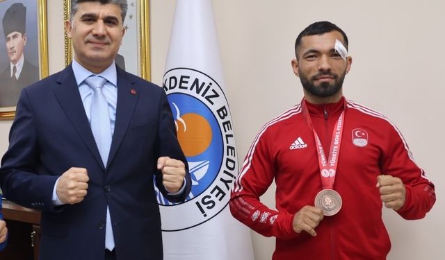 Akdenizli Milli Sporcu Hatip Emlek, Kick Boks’ta Dünya Şampiyonası Yolcusu!