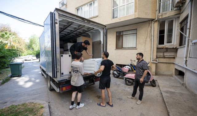 Mersin Büyükşehir'den Öğrencilere Ücretsiz Taşınma Desteği: “TaşıYanım” Projesi Başladı