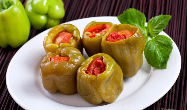 Dolma Harcında Soğan Nasıl Kullanılır? Kavurmalı mı Çiğ mi Koymalı?