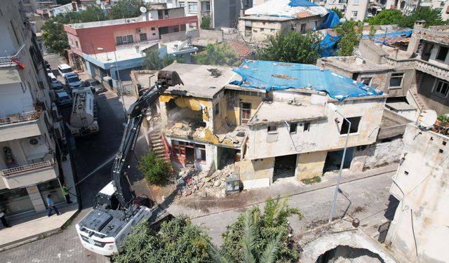 Akdeniz’de Risk Yaratan Metruk Yapılarla Mücadele Sürüyor