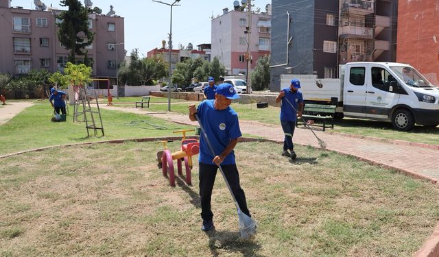 Toroslar Belediyesi Yeşil Alanlarda Yoğun Çalışma Yapıyor