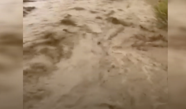 Mersin’de Kuvvetli Yağış Dereleri Taşırdı