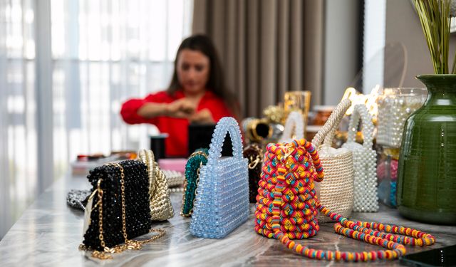 Evinin Balkonundan AVM'ye Uzanan Bir Kadın Hikayesi