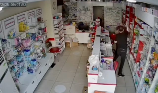 Muadil ilaç verdi diye eczacı kalfasına saldırdı