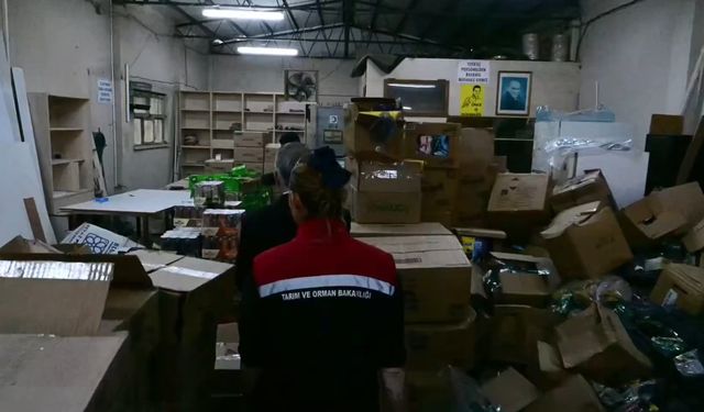 Bakan Yumaklı: Son tüketim tarihi geçmiş 30 ton gıda ürünü ele geçirildi