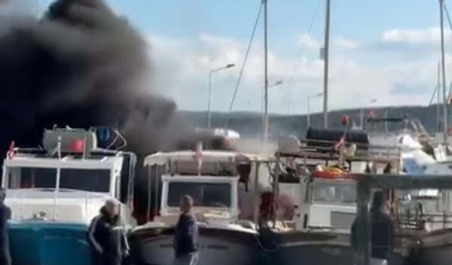 Çeşme'de 7 tekne yandı