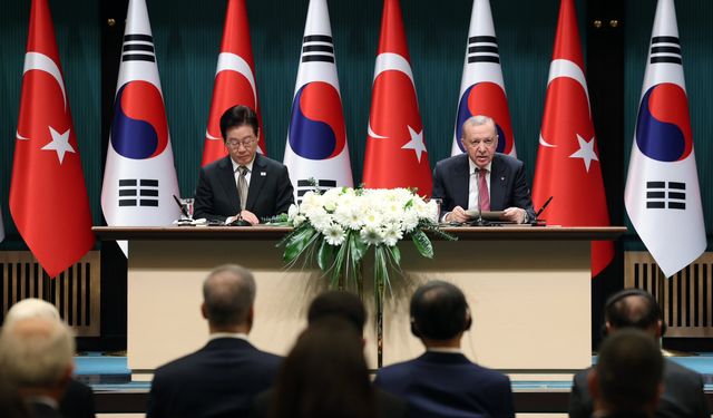 Cumhurbaşkanı Erdoğan, Güney Kore Cumhurbaşkanı Lee'yi resmi törenle karşıladı (2)