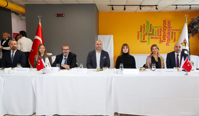 Demirören Medya ve Teknoloji MTAL'de Öğretmenler Günü etkinliği / Fotoğraf eklendi