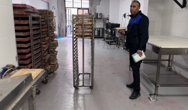 İstanbul- Avcılar'da ruhsatsız pasta imalathanesi mühürlendi