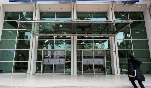 İZBETON davasında ihaleye fesat iddiaları; 44 sanık hakim karşısında