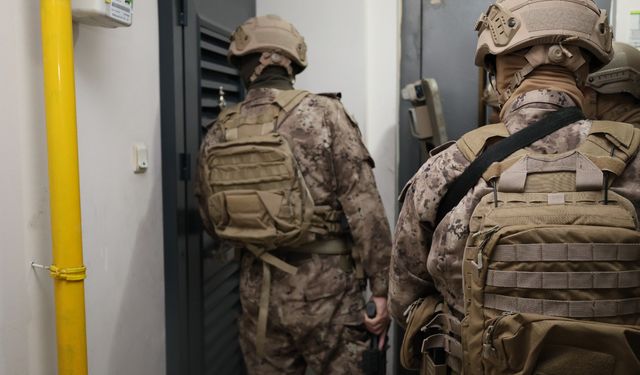 Mersin'de gümrükçülere rüşvet operasyonunda 11 tutuklama