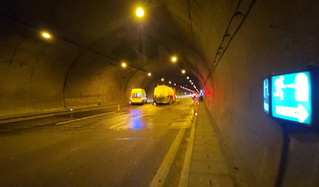 Tünelde alev alan su tankeri itfaiye ekiplerince söndürüldü