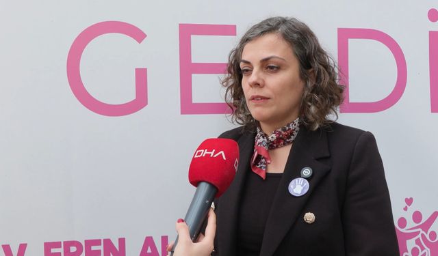 Tuzla Belediyesi personeli, kadına şiddete karşı sessiz yürüyüş gerçekleştirdi