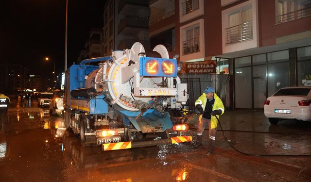 MESKİ Ekipleri Tarsus’ta Dere Taşkınına Anında Müdahale Etti