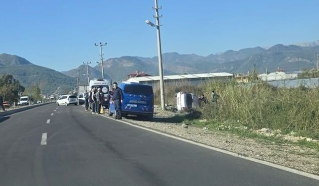 Anamur Mamure Kalesi civarında trafik kazası: Yaralılar var