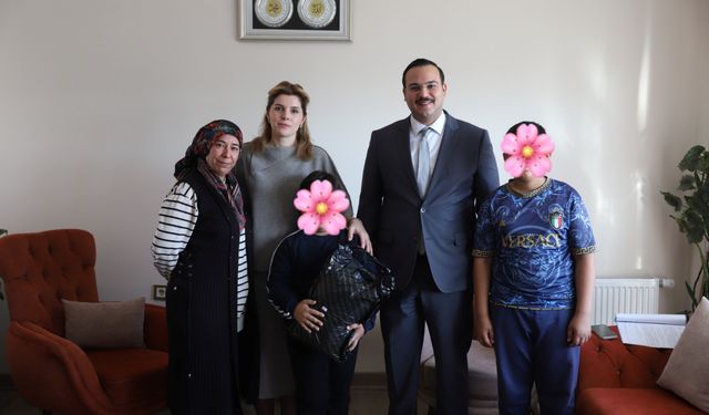Altınözü Kaymakamı yetim çocukları ziyaret etti
