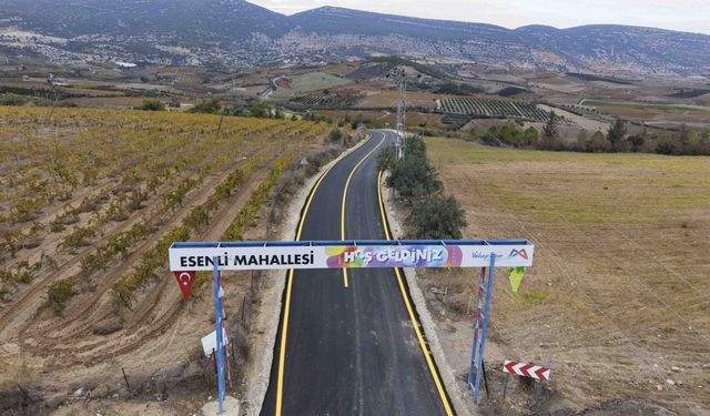 Büyükşehir, Akdeniz'in son kırsalına kadar yol çalışmalarını sürdürüyor