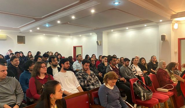 Çukurova Üniversitesi'nde 5 Aralık ve 10 Aralık İnsan Hakları paneli