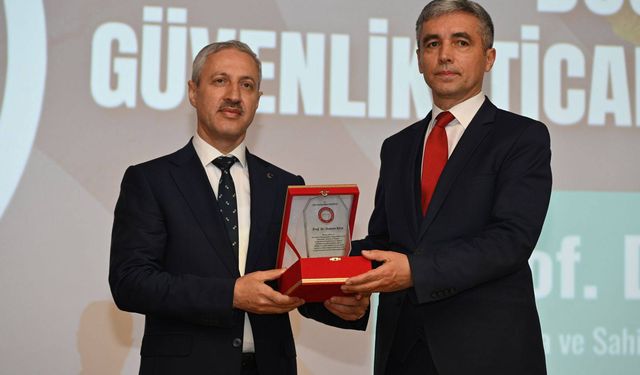 Hatay MKÜ'de Şehir ve Medeniyet Buluşmalarının ilki gerçekleştirildi