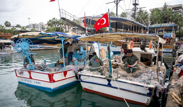 Mersin'de Küçük ölçekli balıkçılara destek