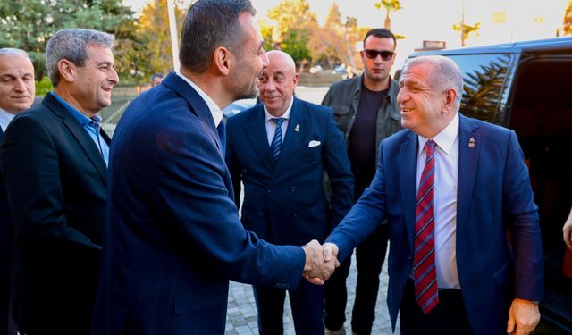 Özdağ'dan Manavgat Belediyesi'ne ziyaret