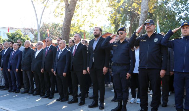 Yüzbaşı Aker ve silah arkadaşları Kemer'de anıldı