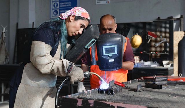 Büyükşehir MERCEK’te Çelik Kaynak Eğitimleri Sürüyor