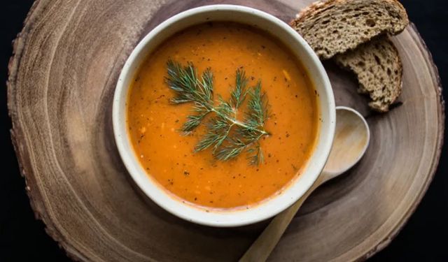 En Kıvamlı ve En Mis Kokulu Tarhana Çorbasını Yapmanın Evde Kimsenin Bilmediği Küçük Sırrı